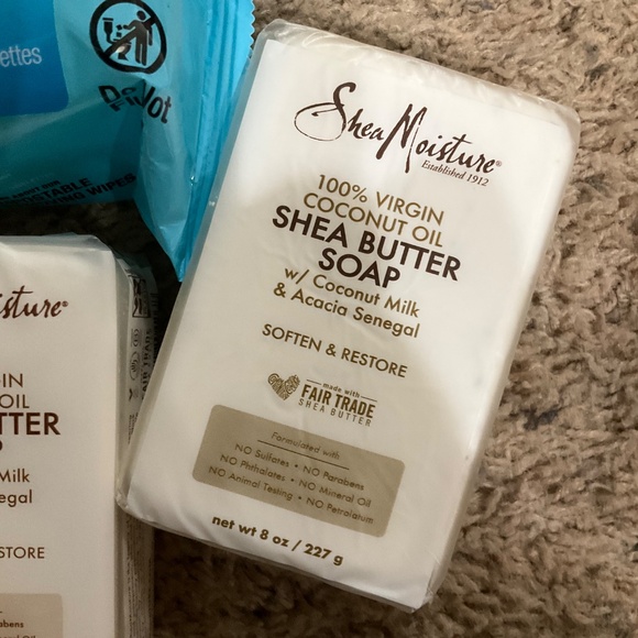 Self-Care Set 3-Sheamoisture Bar Soaps 2-Neutrogena Towelettes 1PK-Schick Razors - Picture 2 of 5